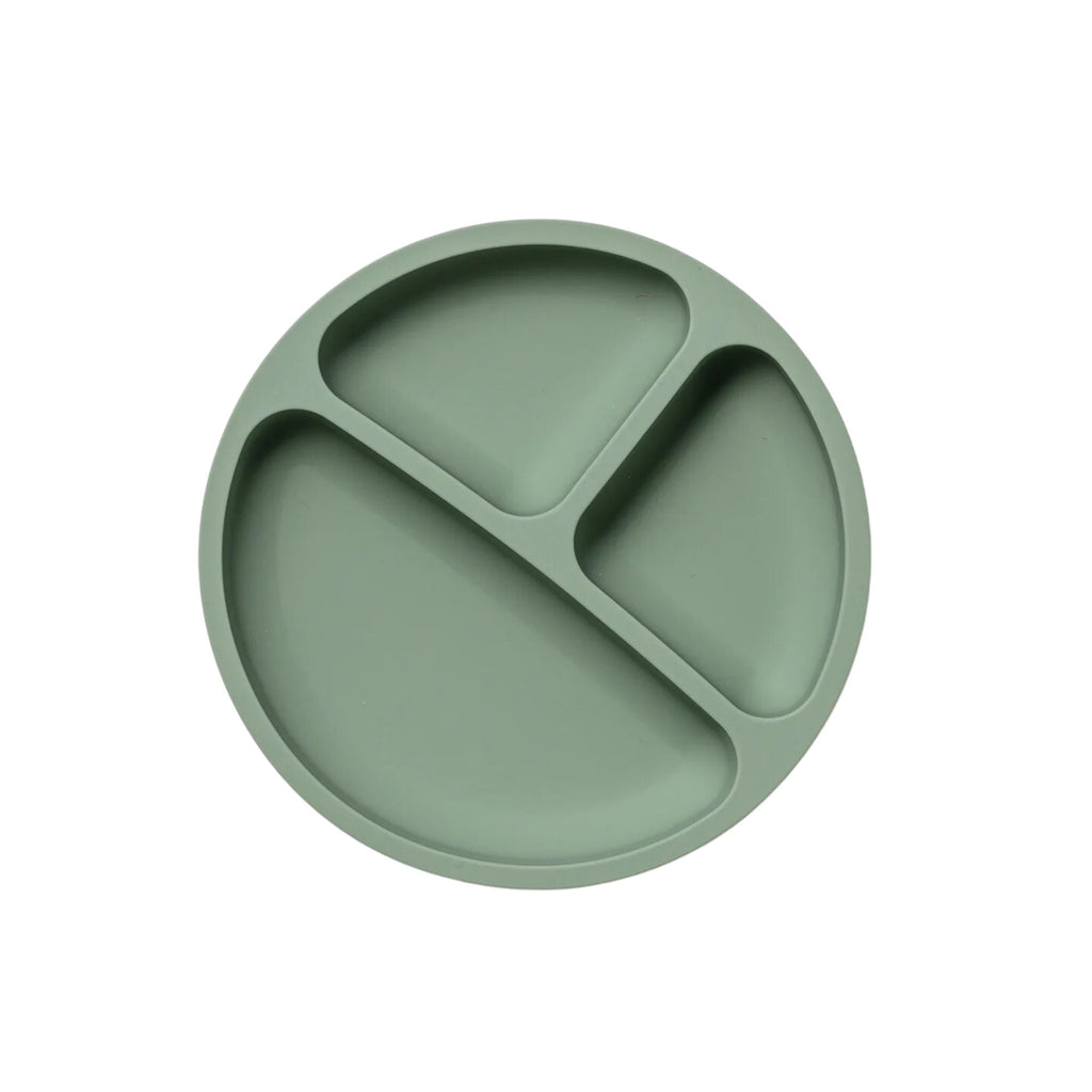 Green silicone plate divided in three compartments