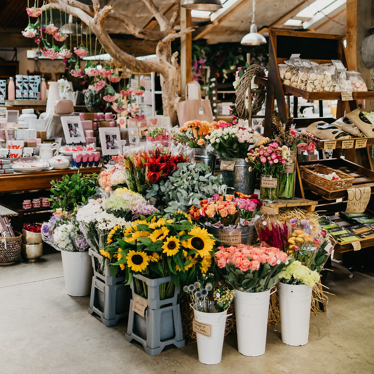The Country Providore store has a selection of fresh vibrant flowers for every special occasion. Along with a range of gift ideas, gift hampers, gift boxes and cards to go with flowers for a special someone. Located next to Punnet Café by Hamilton, Tamahere and Cambridge NZ.