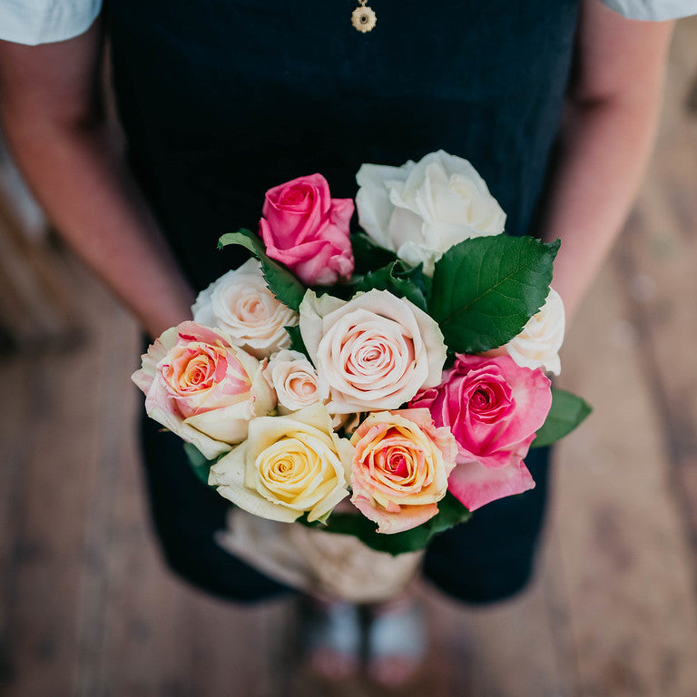 The Country Providore store has a selection of fresh vibrant flowers for every special occasion. Along with a range of gift ideas, gift hampers, gift boxes and cards to go with flowers for a special someone. Located next to Punnet Café by Hamilton, Tamahere and Cambridge NZ.